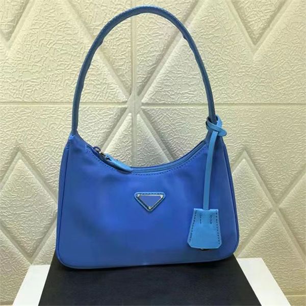 2023 multicolor solid color designer handbags women's shoulder bag retro tramp crossbody canvas chest bag crystal chain wallet ladies l
2023 multicolor solid color designer handbags women's shoulder bag retro tramp crossbody canvas chest bag crystal chain wallet ladies l