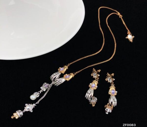 new designed dangle ghost hand large ladies earrings asymmetric skull skeleton micro inlays diamonds ear hoop punk style hiphop w1670102, Silver
new designed dangle ghost hand large ladies earrings asymmetric skull skeleton micro inlays diamonds ear hoop punk style hiphop w1670102, Silver