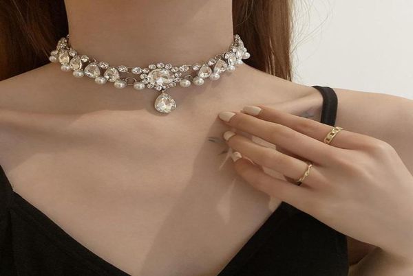 vintage pearl waterdrop crystal pendant necklace exaggerated choker necklaces for women party luxury jewelry chokers8871119, Golden;silver
vintage pearl waterdrop crystal pendant necklace exaggerated choker necklaces for women party luxury jewelry chokers8871119, Golden;silver