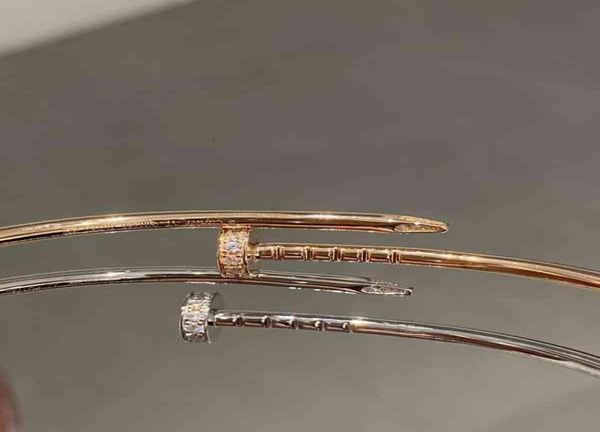 v gold second generation high version kajia head and tail nail bracelet 2022 new female fashion6244229, Black
v gold second generation high version kajia head and tail nail bracelet 2022 new female fashion6244229, Black