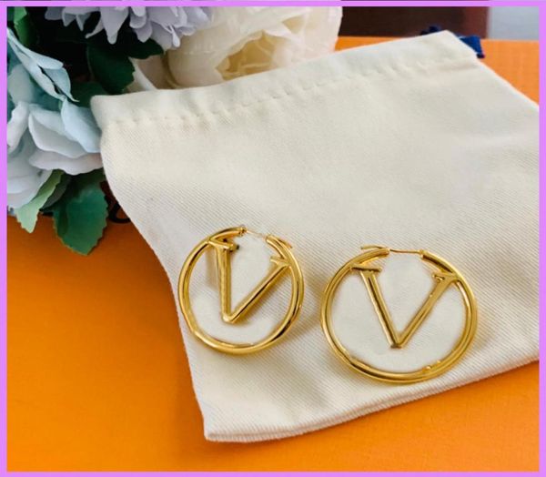 new women fashion earrings gold round crystal earring designer jewelry ladies ear studs for party lovers gifts nice d7489370, Golden;silver
new women fashion earrings gold round crystal earring designer jewelry ladies ear studs for party lovers gifts nice d7489370, Golden;silver