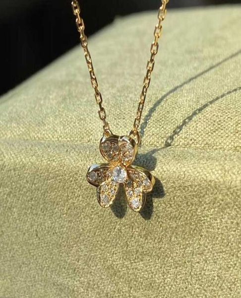 v gold material pendant necklace with sparkly diamonds for women wedding jewelry gift have stamp stud earring bracelet ps48726256596, Silver
v gold material pendant necklace with sparkly diamonds for women wedding jewelry gift have stamp stud earring bracelet ps48726256596, Silver