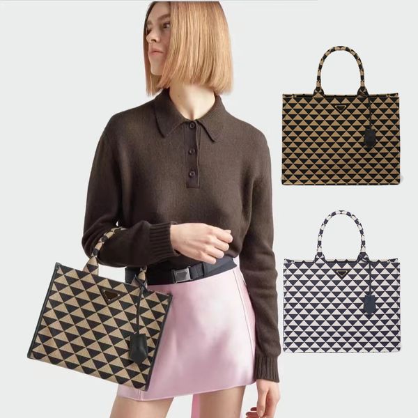 symbole embossed luxury triangle prad bags shop clutch bags city handle travel cross body 3 sizes totes handbags summer womens designer mens
symbole embossed luxury triangle prad bags shop clutch bags city handle travel cross body 3 sizes totes handbags summer womens designer mens
