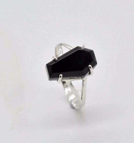 cluster rings retro black imitation coffin shape ring vampire halloween punk gothic male and female hip hop party jewelry gift1048172, Golden;silver
cluster rings retro black imitation coffin shape ring vampire halloween punk gothic male and female hip hop party jewelry gift1048172, Golden;silver