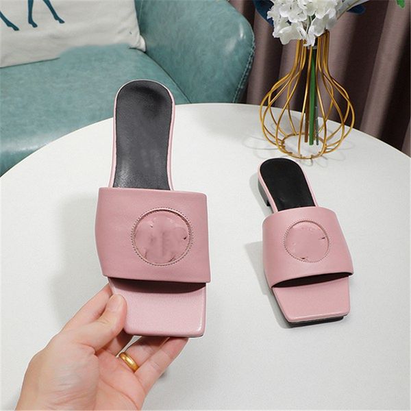fashionable beach shoes 2023 medusa luxurious design retro decoration men's and women's summer leather canvas rubber flat bottomed
fashionable beach shoes 2023 medusa luxurious design retro decoration men's and women's summer leather canvas rubber flat bottomed