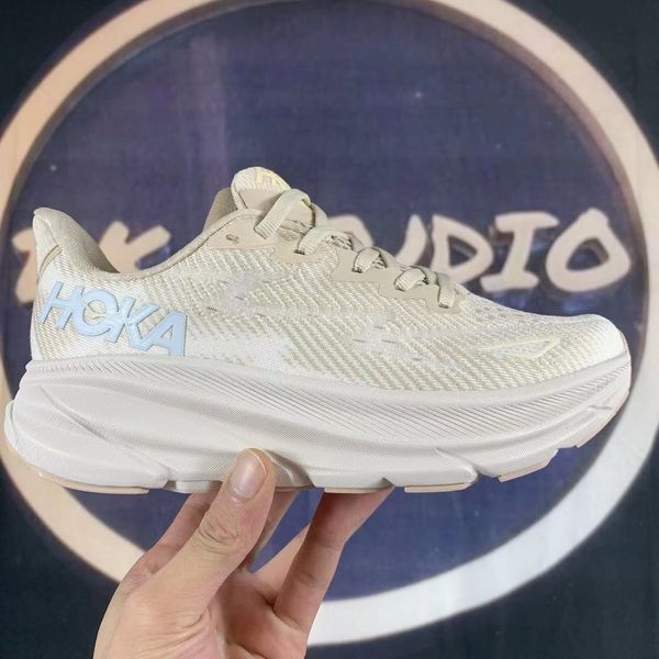 black sneakers 2023 summer new mesh breathable casual running shoes shock-absorbing running shoes men
black sneakers 2023 summer new mesh breathable casual running shoes shock-absorbing running shoes men