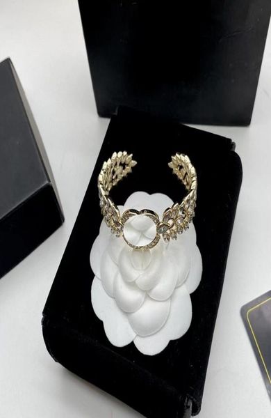 designer women charm bracelets crystal rhinestone double letter stainless steel bangles jewelry fashion women elegance jewellery b3988231, Golden;silver
designer women charm bracelets crystal rhinestone double letter stainless steel bangles jewelry fashion women elegance jewellery b3988231, Golden;silver