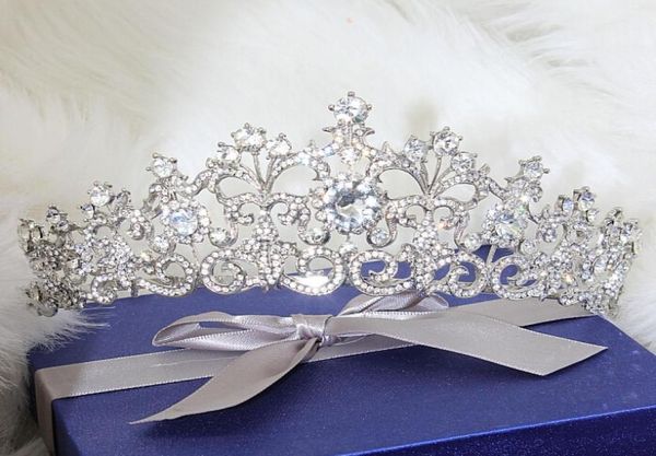 shining beaded crystals wedding crowns bridal crystal veil tiara crown headband hair accessories party wedding tiara1957059, White;golden
shining beaded crystals wedding crowns bridal crystal veil tiara crown headband hair accessories party wedding tiara1957059, White;golden