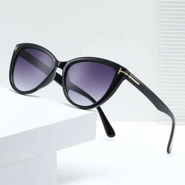 4061 new tf fashion for men and women pc frame square sunglasses glasses, White;black
4061 new tf fashion for men and women pc frame square sunglasses glasses, White;black
