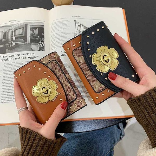 chaopai mountain tea money bag women's 2023 new folding rivet short change bag multi card bag
chaopai mountain tea money bag women's 2023 new folding rivet short change bag multi card bag