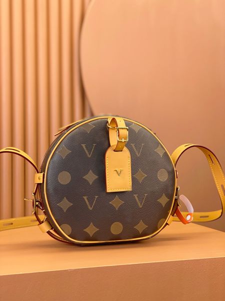 evening bags m45647 boite chapeau souple round cake handbag designer bag genuine leather shoulder bag crossbody package evening bags
evening bags m45647 boite chapeau souple round cake handbag designer bag genuine leather shoulder bag crossbody package evening bags