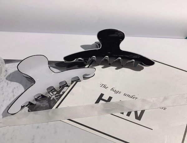 fashion acrylic 2c hair claw clamps accessories with paper cards4638625, Slivery;golden
fashion acrylic 2c hair claw clamps accessories with paper cards4638625, Slivery;golden