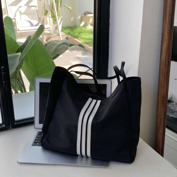version of large capacity bag women's simple one shoulder shopping bag canvas bag ins student bag daily commuting tote bag
version of large capacity bag women's simple one shoulder shopping bag canvas bag ins student bag daily commuting tote bag