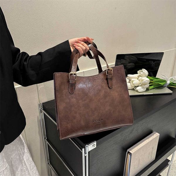 tote bag women's spring new fashion women's handbag large capacity commuter oil leather student shoulder bag
tote bag women's spring new fashion women's handbag large capacity commuter oil leather student shoulder bag
