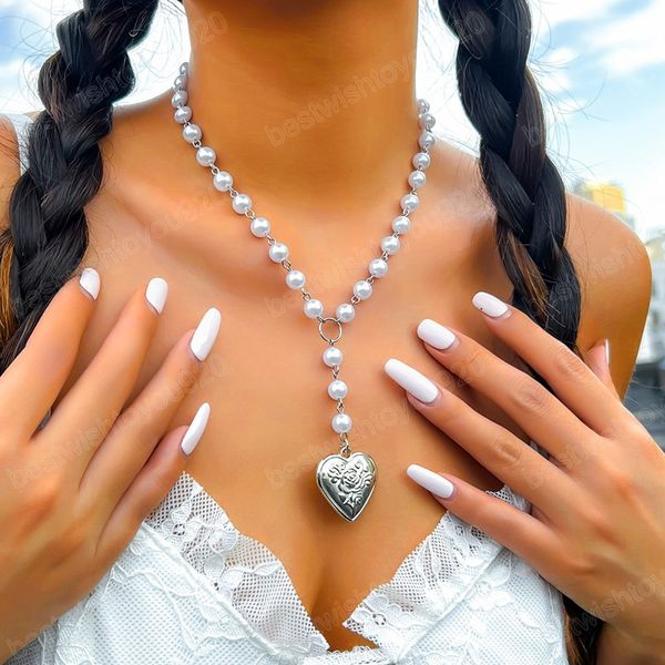 white and pink imitation pearl beads chains with heart pendant necklace for women trendy charms choker 2023 fashion neck jewelry, Silver
white and pink imitation pearl beads chains with heart pendant necklace for women trendy charms choker 2023 fashion neck jewelry, Silver