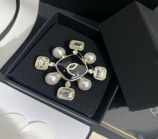 with box fashion designer brooches never fade pearl diamond brooch jewelry luxury pins quality party gift5356767, Gray
with box fashion designer brooches never fade pearl diamond brooch jewelry luxury pins quality party gift5356767, Gray