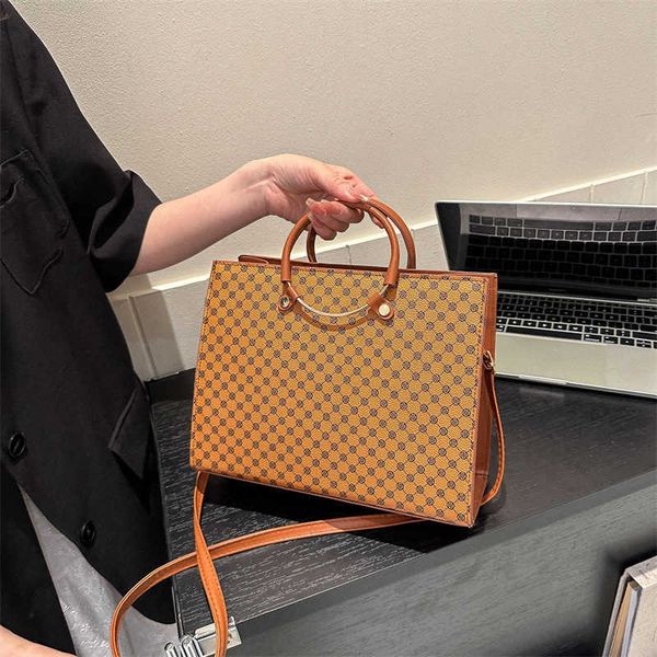 large capacity bag new women's bag fashion commuter print shoulder bag college student class tote bag
large capacity bag new women's bag fashion commuter print shoulder bag college student class tote bag