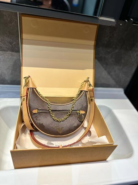 designer women's crossbody retro metal chain underarm half moon wallet with stunning concave shape, easy to pair with circular zipper p
designer women's crossbody retro metal chain underarm half moon wallet with stunning concave shape, easy to pair with circular zipper p
