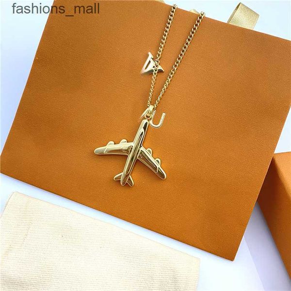 designer airplane necklace alphabet 925 silver pendant necklace short version of luxury jewellery for women
designer airplane necklace alphabet 925 silver pendant necklace short version of luxury jewellery for women