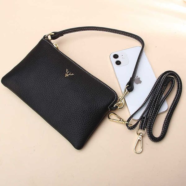 leather women's handbag texture versatile small deer head mobile phone bag head layer lychee grain cowhide one shoulder messenger bag
leather women's handbag texture versatile small deer head mobile phone bag head layer lychee grain cowhide one shoulder messenger bag