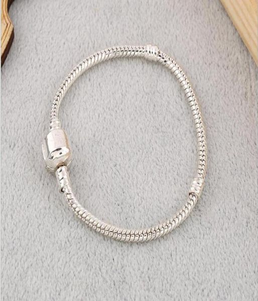 17-22cm 925 silver bracelet fit women for pandor chain basic bracelets bangles charm bead diy jewelry 590815, Golden;silver
17-22cm 925 silver bracelet fit women for pandor chain basic bracelets bangles charm bead diy jewelry 590815, Golden;silver