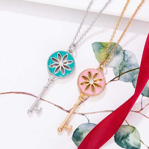 original new tiffayffay key necklace sunflower enamel pendant seiko high editiffayon girls' versatiffayle long sweater chain, Black
original new tiffayffay key necklace sunflower enamel pendant seiko high editiffayon girls' versatiffayle long sweater chain, Black
