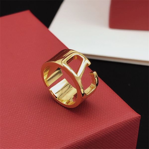 woman opening with side stones rings v logo metal designer gold letter v luxury jewelry women wedding ring 18, Slivery;golden
woman opening with side stones rings v logo metal designer gold letter v luxury jewelry women wedding ring 18, Slivery;golden