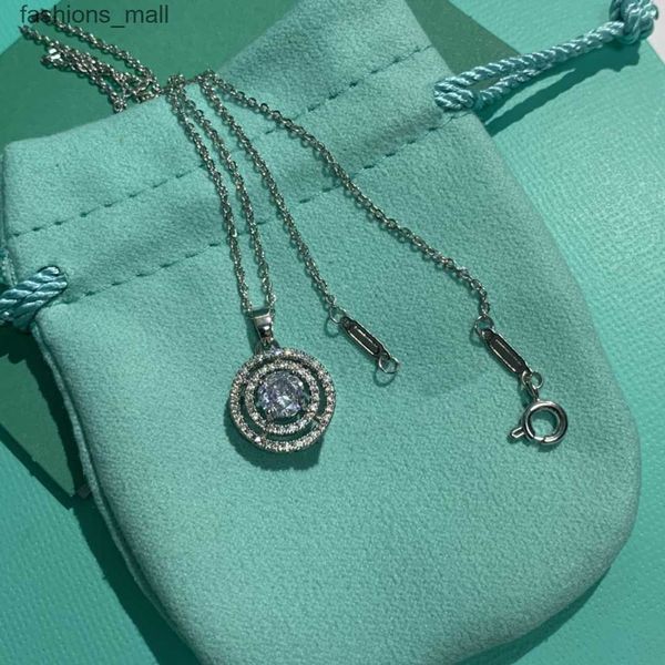 luxurys designer circular necklace hollowing symbol full bricks necklaces women chain couple pendants jewelry leisure style personalized cla, Silver
luxurys designer circular necklace hollowing symbol full bricks necklaces women chain couple pendants jewelry leisure style personalized cla, Silver