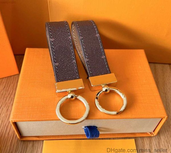 keychain 2021 brand designer key chain mens luxury car keyring womens buckle keychains handmade leather men women bags pendant accessories m, Silver
keychain 2021 brand designer key chain mens luxury car keyring womens buckle keychains handmade leather men women bags pendant accessories m, Silver