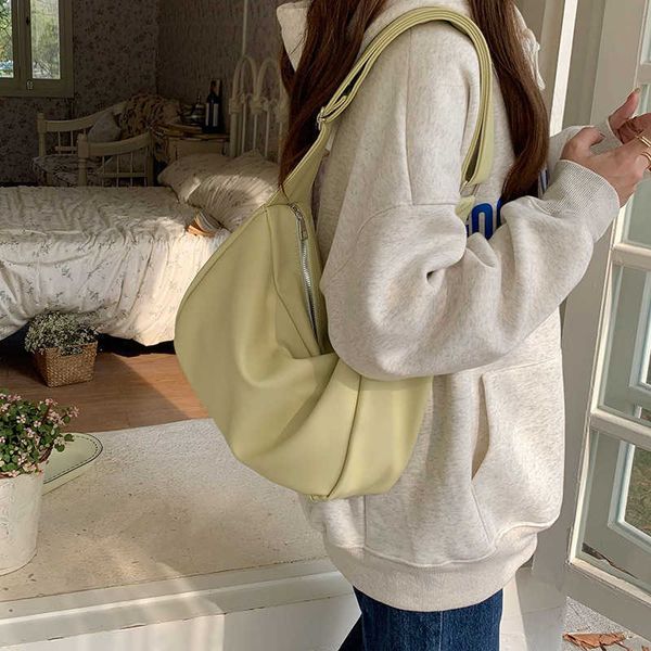 solid color fashion simple versatile bag female student large capacity commuting casual one shoulder handheld oblique tote bag
solid color fashion simple versatile bag female student large capacity commuting casual one shoulder handheld oblique tote bag