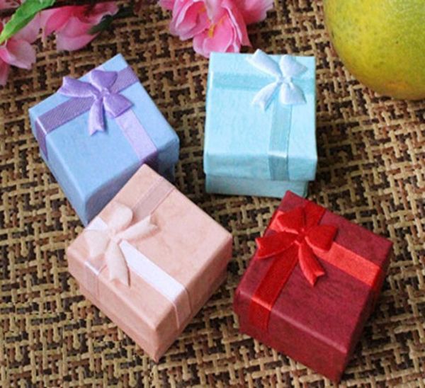 epack 192pcs jewelry box gift boxes ring box beads box size 4x4x3 cm pick 10 colors7742353, Black;white
epack 192pcs jewelry box gift boxes ring box beads box size 4x4x3 cm pick 10 colors7742353, Black;white