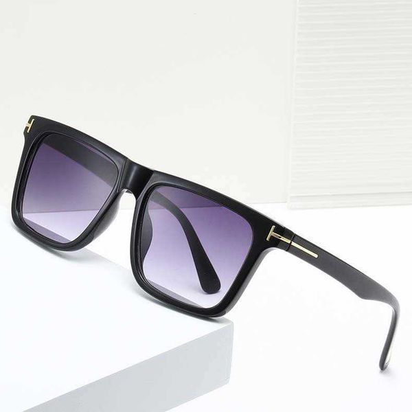 4065 fashionable t-shaped box sunscreen sunglasses women with advanced sense ins korean sunglasses for men, White;black
4065 fashionable t-shaped box sunscreen sunglasses women with advanced sense ins korean sunglasses for men, White;black