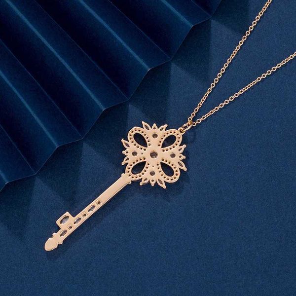 original new tiffayffay key necklace s925 sterling silver gold full diamond snow pendant simple and luxury sweater chain p6n2, Black
original new tiffayffay key necklace s925 sterling silver gold full diamond snow pendant simple and luxury sweater chain p6n2, Black