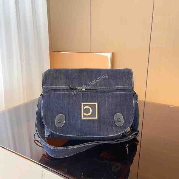 2023 summer luxury designer shoulder bag women's fashion new denim clamshell casual handbag brand metal letter crossbody bag luxury bag
2023 summer luxury designer shoulder bag women's fashion new denim clamshell casual handbag brand metal letter crossbody bag luxury bag