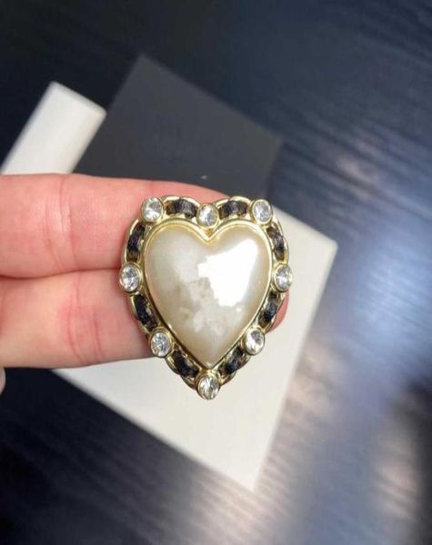 2021 brand fashion jewelry vintage camellia flower style heart brooch sweater jewelry light gold color fine pearls89335492131, Gray
2021 brand fashion jewelry vintage camellia flower style heart brooch sweater jewelry light gold color fine pearls89335492131, Gray