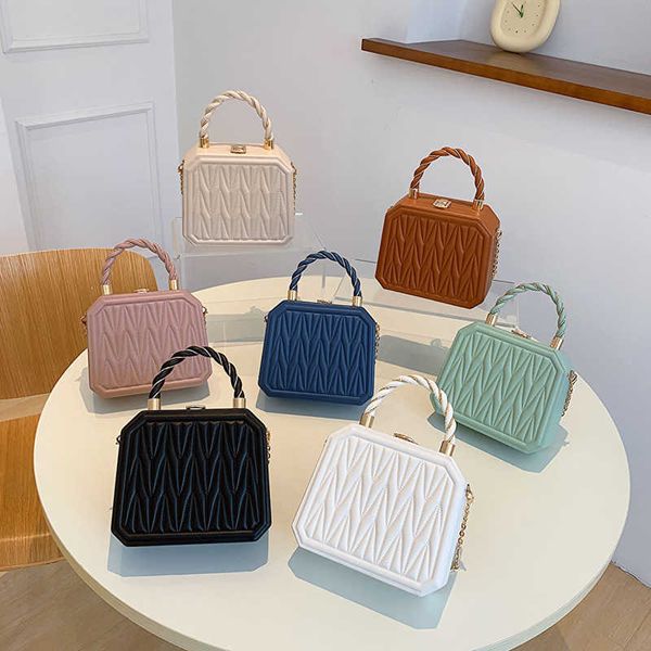baobao women's 2023 new korean versatile box style small square bag handheld box bag pleated embroidered thread chain crossbody bag
baobao women's 2023 new korean versatile box style small square bag handheld box bag pleated embroidered thread chain crossbody bag
