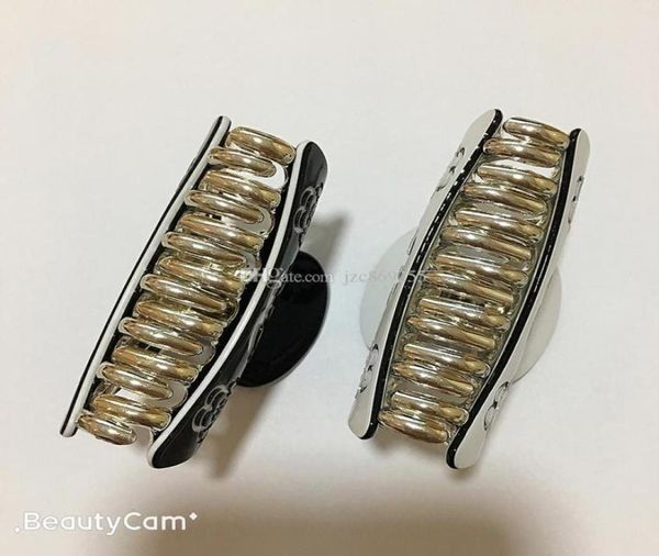 fashion black and white acrylic flower claw clips hairpins side clip popular head accessories in european and american countries2388409, Golden;silver
fashion black and white acrylic flower claw clips hairpins side clip popular head accessories in european and american countries2388409, Golden;silver