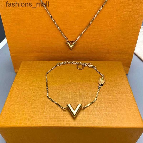 luxury brand necklace pendant designer fashion jewelry man cjeweler letter plated gold silver chain for men woman trendy tiktok have necklac
luxury brand necklace pendant designer fashion jewelry man cjeweler letter plated gold silver chain for men woman trendy tiktok have necklac