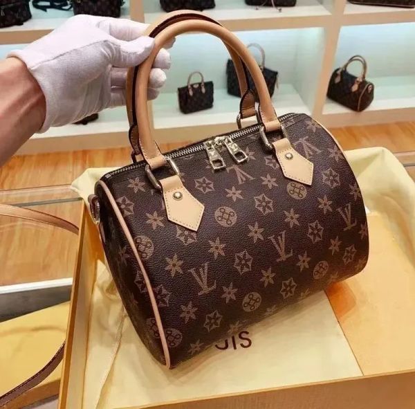 fashion designer shoulder bag women speedy 16 20 25 30 bags handbag luxury brand leather purse woman strap messenger crossbody tote wallet
fashion designer shoulder bag women speedy 16 20 25 30 bags handbag luxury brand leather purse woman strap messenger crossbody tote wallet