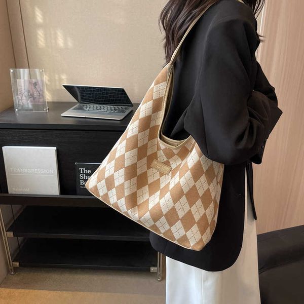 student commuting large capacity bag for women's minimalist linggetote bag for spring/summer fashionable versatile shoulder bag fashion
student commuting large capacity bag for women's minimalist linggetote bag for spring/summer fashionable versatile shoulder bag fashion