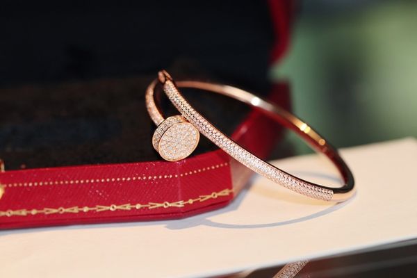 designer bracelet classic carti love bracelet diamond size#17 bracelet titanium steel bracelet gold plated never fade no allergy fdgiaty, Black
designer bracelet classic carti love bracelet diamond size#17 bracelet titanium steel bracelet gold plated never fade no allergy fdgiaty, Black
