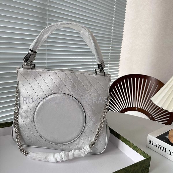 2023 exquisite crossbody bag leather fabric simple all-in-one luxury design large capacity shoulder women's bag fashion brand commuter
2023 exquisite crossbody bag leather fabric simple all-in-one luxury design large capacity shoulder women's bag fashion brand commuter