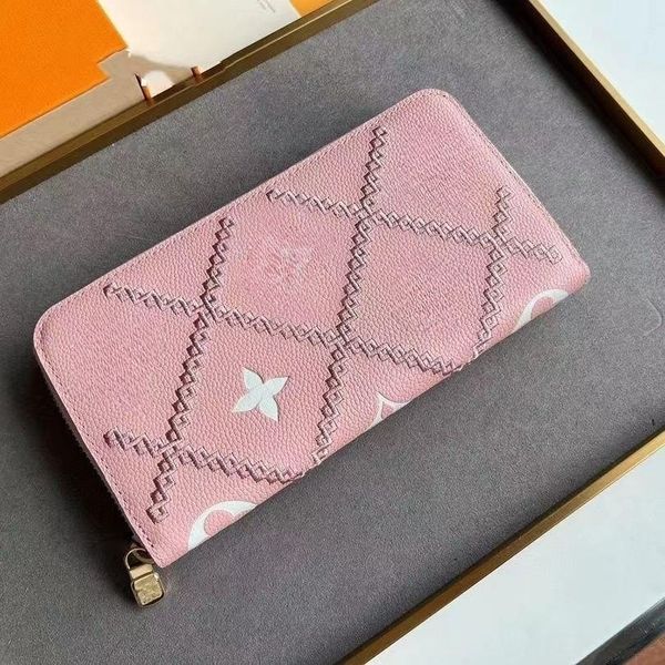 designer men's and women's wallets floral multi-layer stylish handheld phone bag light luxury cowhide original card holder leather, Red;black
designer men's and women's wallets floral multi-layer stylish handheld phone bag light luxury cowhide original card holder leather, Red;black