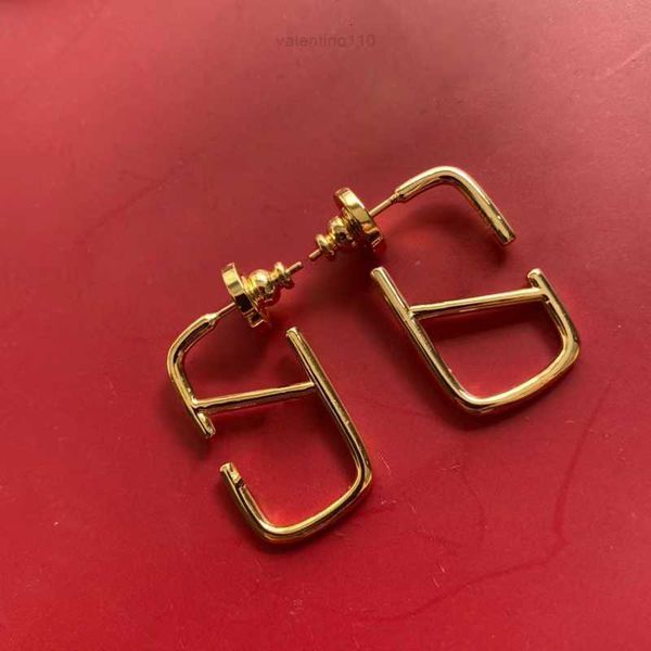 womens earrings jewelry designer earring ear studs letter v diamonds luxurys golden fashion silver needle copper earrings for ladies birthda, Golden;silver
womens earrings jewelry designer earring ear studs letter v diamonds luxurys golden fashion silver needle copper earrings for ladies birthda, Golden;silver