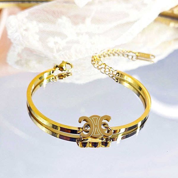 triumphal arch women's steel new product ins small design french light luxury gold bracelet 18k handpiece, Golden;silver
triumphal arch women's steel new product ins small design french light luxury gold bracelet 18k handpiece, Golden;silver