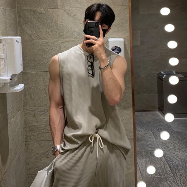 men's tracksuits sleeveless tank t shirt men wear outside the summer thin section trendy sports suit korean loose ice silk drape casual, Gray
men's tracksuits sleeveless tank t shirt men wear outside the summer thin section trendy sports suit korean loose ice silk drape casual, Gray