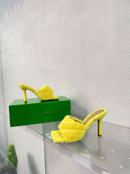 woman shoes slipper slides designer shoes women's sandals imported sheepskin fabric elegant and exquisite pointed high heels genuine, Black
woman shoes slipper slides designer shoes women's sandals imported sheepskin fabric elegant and exquisite pointed high heels genuine, Black