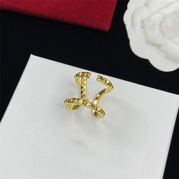 woman opening with side stones rings vlogo metal designer gold letter v luxury jewelry women wedding ring 56, Slivery;golden
woman opening with side stones rings vlogo metal designer gold letter v luxury jewelry women wedding ring 56, Slivery;golden