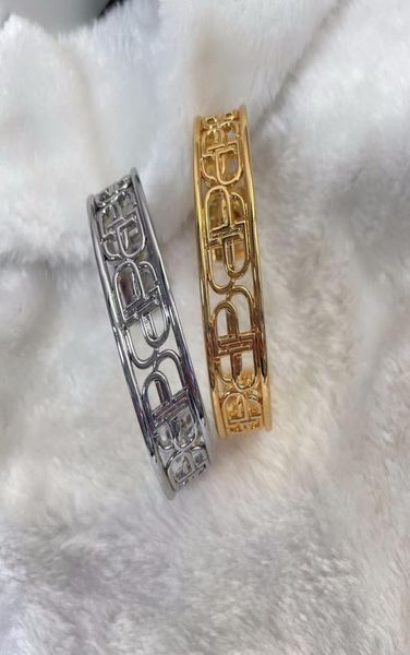 fashion women dangle earring hoop new unique shaped brand b letters key pendant with logo shiny nonfading ladies chandelier brace2384856, Silver
fashion women dangle earring hoop new unique shaped brand b letters key pendant with logo shiny nonfading ladies chandelier brace2384856, Silver