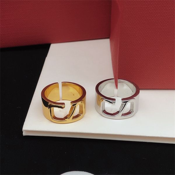 woman opening with side stones rings v logo metal designer gold letter v luxury jewelry women wedding ring 44 34, Slivery;golden
woman opening with side stones rings v logo metal designer gold letter v luxury jewelry women wedding ring 44 34, Slivery;golden